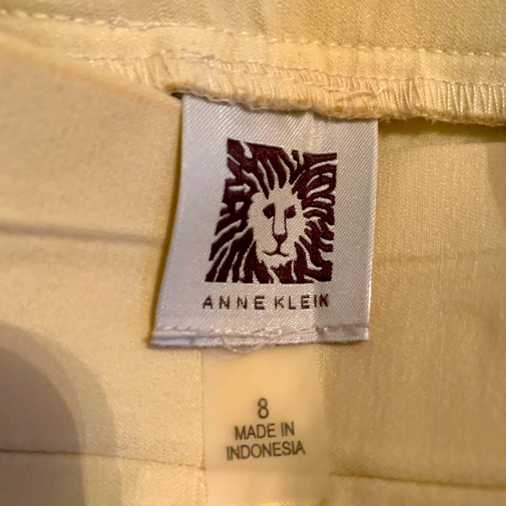 Anne Klein slacks.  Stretch fit… worn once.